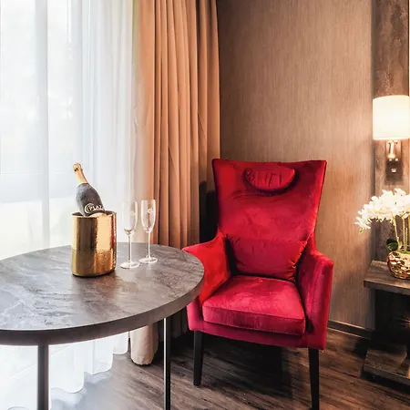 Plaza 4* ركلنغهاوزن