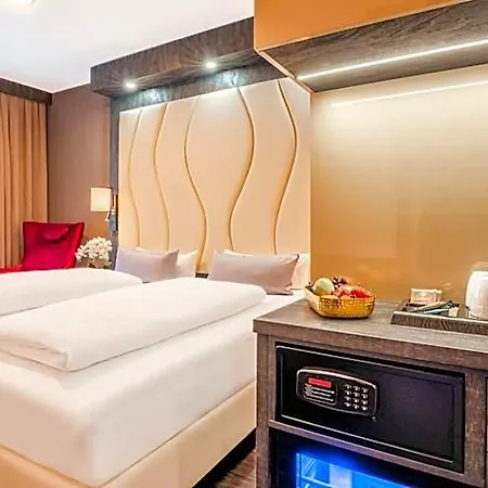 Hotel Plaza 4*