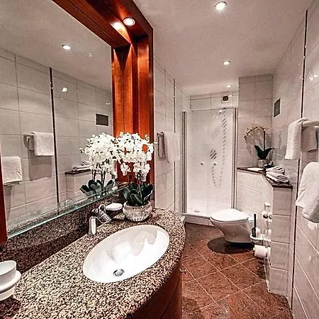 Hotel Plaza 4*