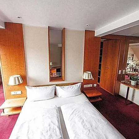 Hotel Plaza 4*