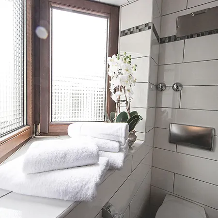 Hotel Plaza 4*